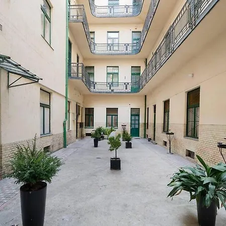 Apartment Vaci Street Premier *